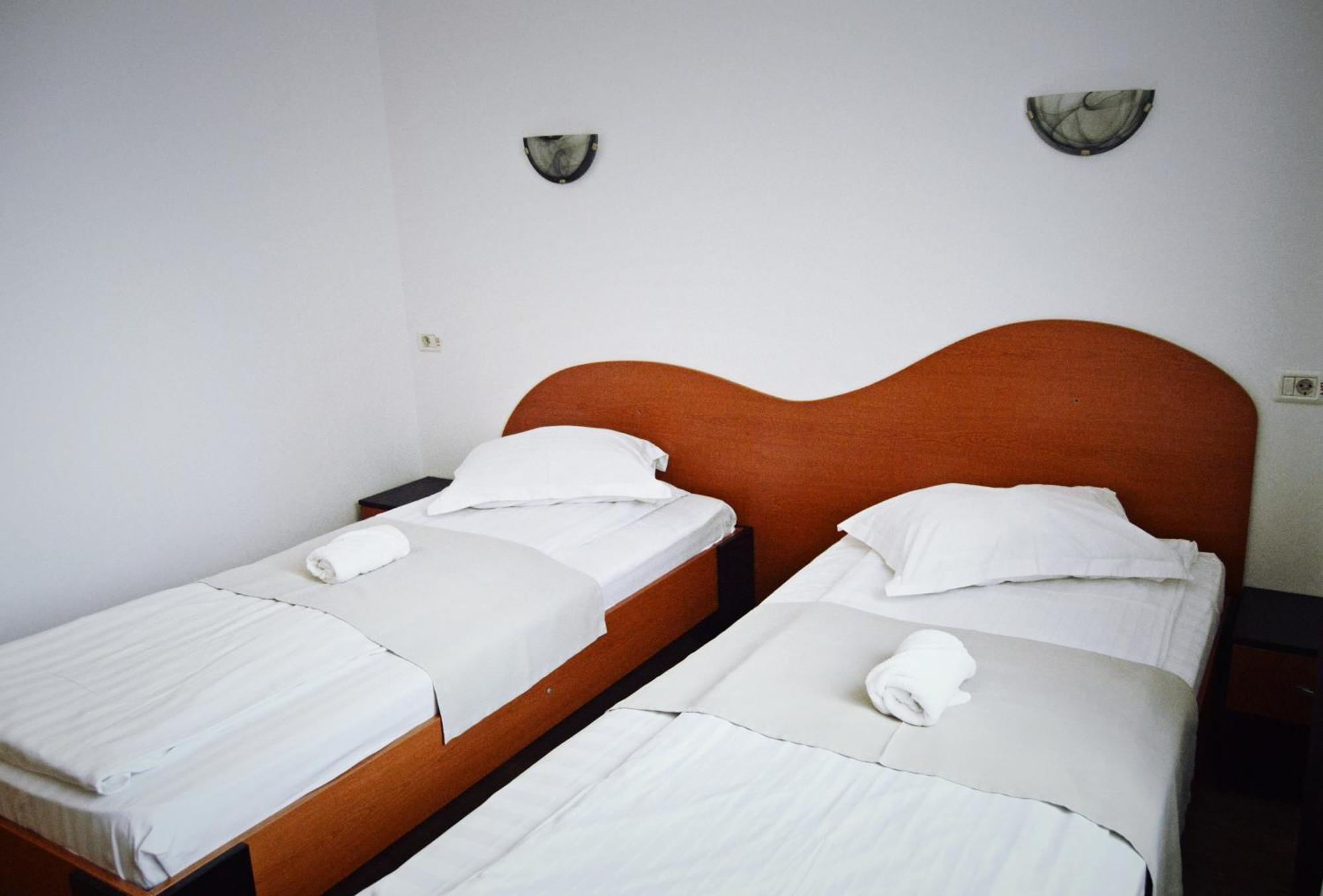 Pension Delia Gardens Timisoara Exterior photo