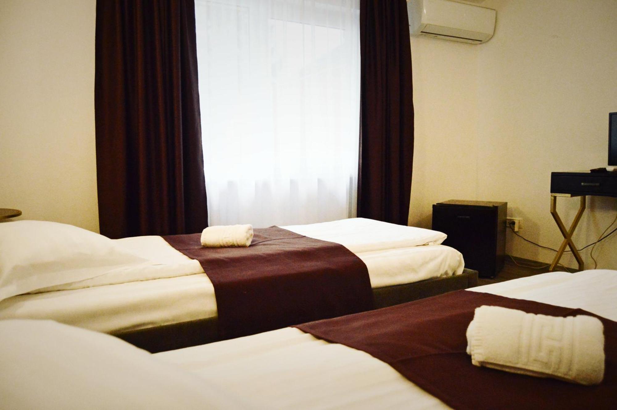 Pension Delia Gardens Timisoara Exterior photo