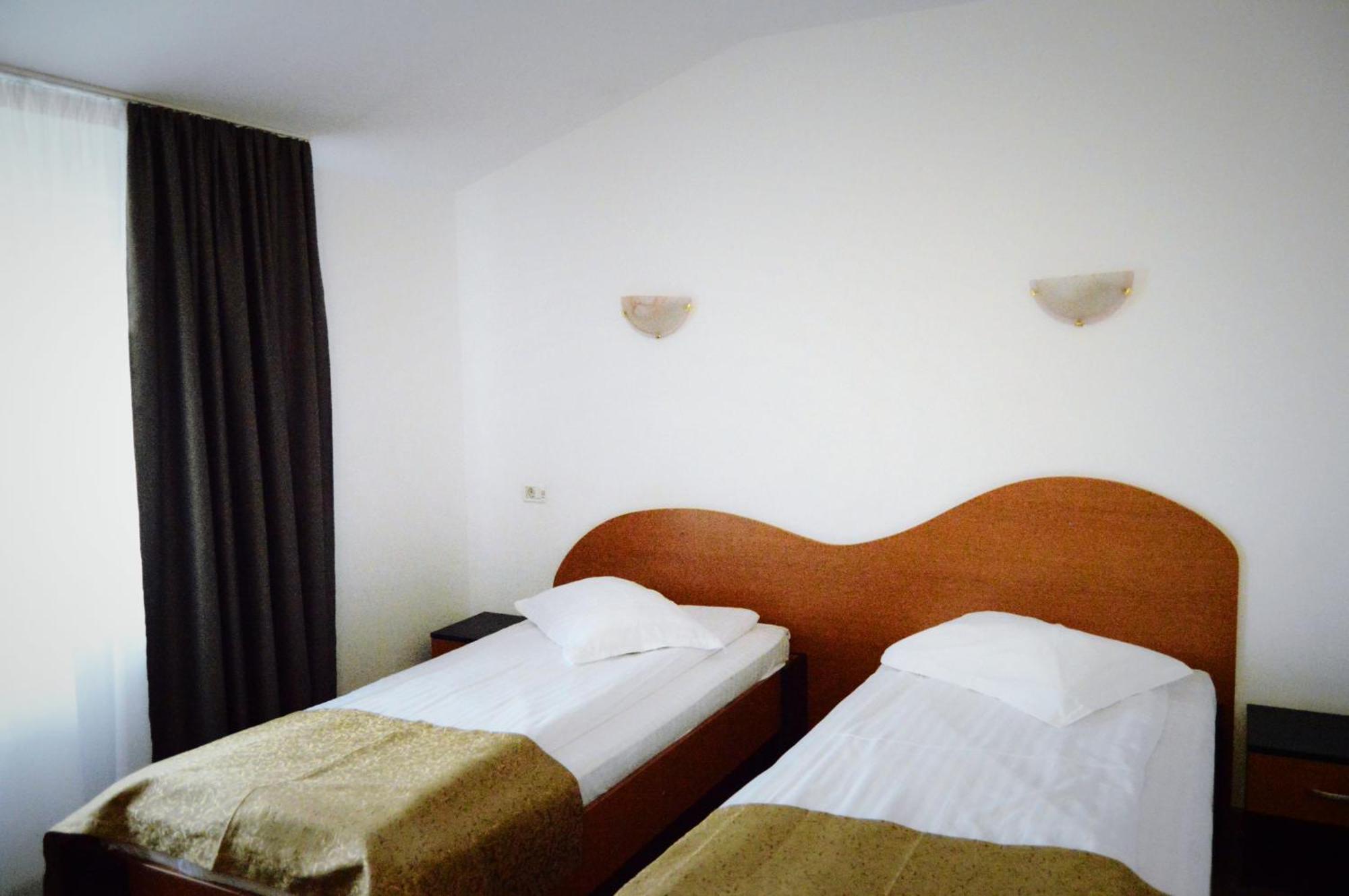 Pension Delia Gardens Timisoara Exterior photo